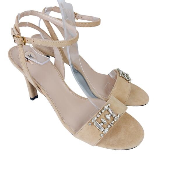 Escada SZ 38 Nude Leather Slingback Sandal With Rhinestone Embelishment NEW - Picture 2 of 9